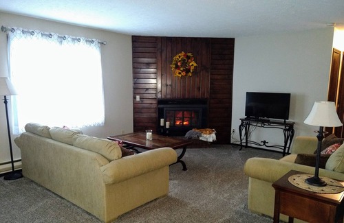 Elyria Apartamento | Acogedor, conveniente condominio!