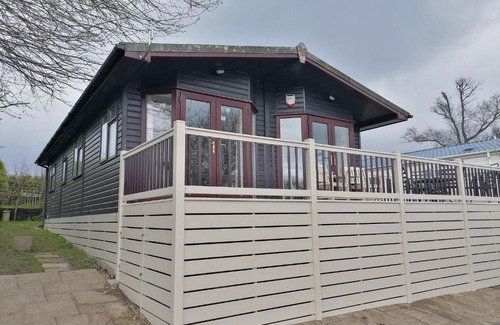 Hastings Cabina | Do you want Style and Comfort - Oak Lodge