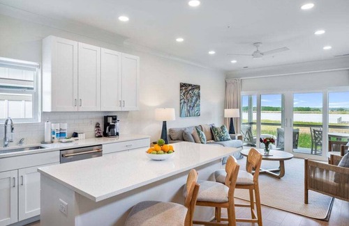 Georgetown Casa | Dock and Dwell at the Winyah Bay Club, Pool, Outdoor Lounge/Grill and Boat Slip included!