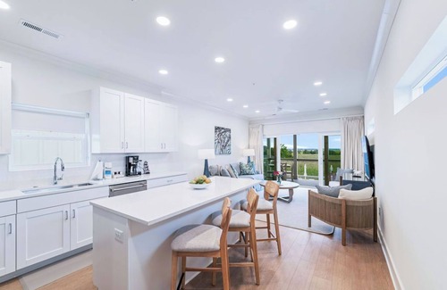 Georgetown Casa | Dock and Dwell at the Winyah Bay Club, Pool, Outdoor Lounge/Grill and Boat Slip included!