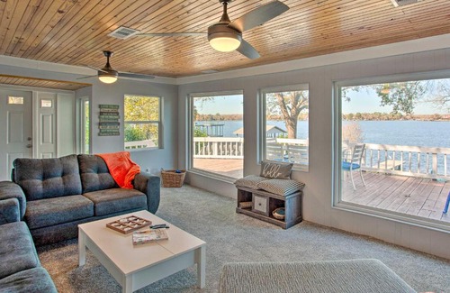 Enchanted Oaks Casa | Dock and Fire Pit Lakefront Cedar Creek Home!