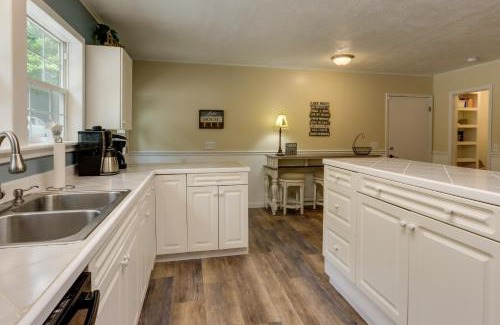 Camdenton Casa | Dock and Screened Porch Lake of the Ozarks Getaway!