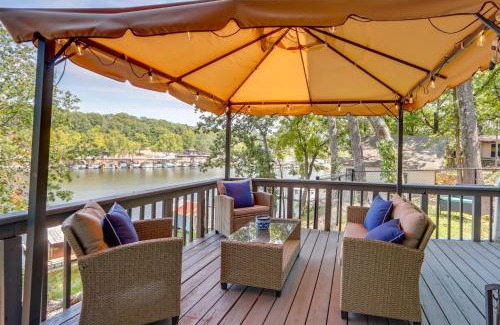Eucha Casa | Dock and Views Scenic Group Retreat on Grand Lake!
