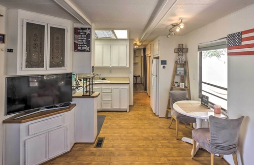 Lake Havasu City Cabaña | Dock & Beach Access: Cozy Lake Havasu City Home!