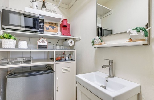 Lake Wissota Apartamento | Dock, Deck & View: Lakefront Chippewa Falls Studio