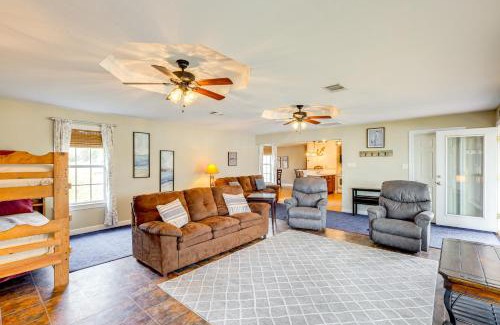 Jewett Casa | Dock, Decks and Views Lakefront Cottage