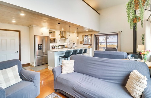 Ashby Casa | Dock & Furnished Patio: Minnesota Lake House