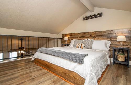 Mid America Apartamento | Dock Holiday!