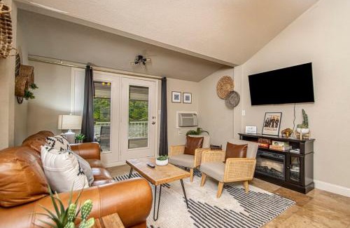 Mid America Apartamento | Dock Holiday!