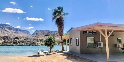 Parker Dam Casa | Dock Holiday! Waterfront cottage with boat ramp!