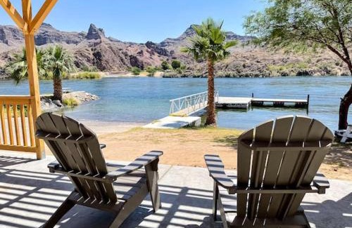 Parker Dam Casa | Dock Holiday Waterfront cottage with boat ramp WB1