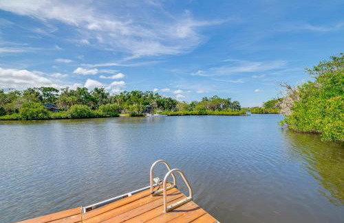 Crystal River Casa | Dock, Hot Tub and Games Crystal River Family Gem