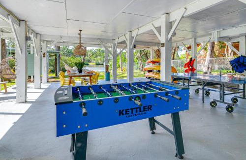 Crystal River Casa | Dock, Hot Tub and Games Crystal River Family Gem