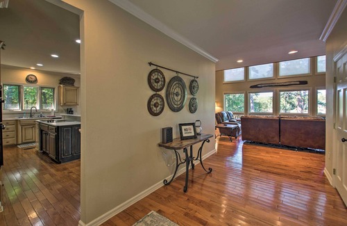 Jones Mills Casa | Dock & Kayaks: Lakefront Hot Springs Home