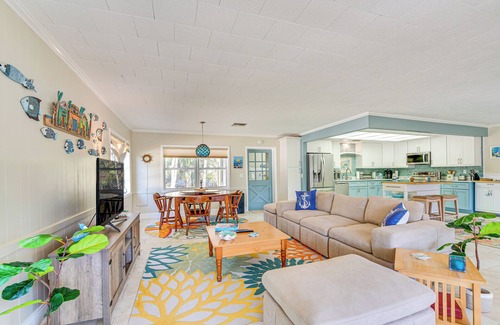 Homosassa Cabaña | Riverview Homosassa Escape w/ Dock + Lanai!