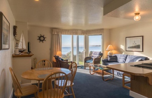 Lincoln City Casa | Dock of The Bay 105