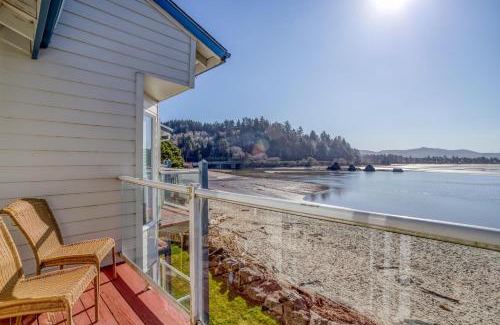 Lincoln City Casa | Dock of the Bay 308