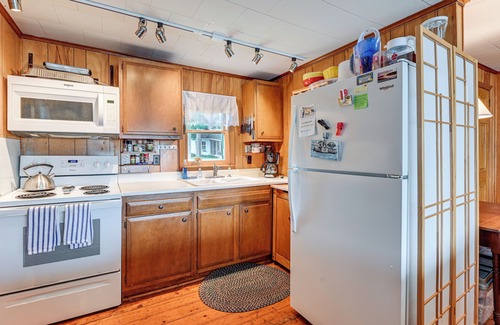 Town of Jerusalem Cabaña | Dock & Rowboat: 'beechnut Bungalow' on Keuka Lake
