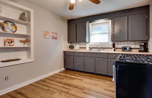 Savannah Casa | Dock&Volleyball! Near Downtown - Royal Aubergine
