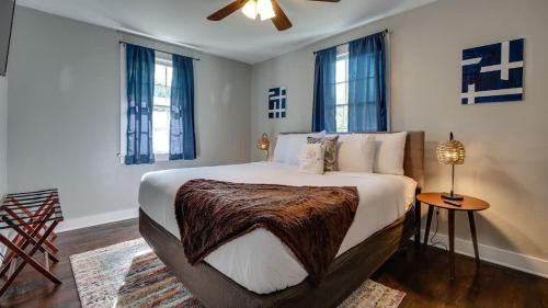 Savannah Casa | Dock&Volleyball! Near Downtown - Blissfully Blue