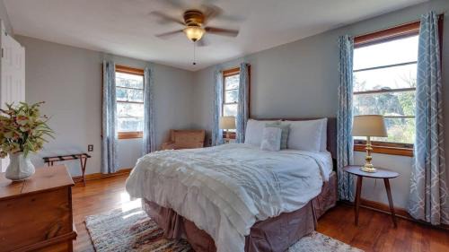 Savannah Casa | Dock&Volleyball! Near Downtown - Totally Turquoise