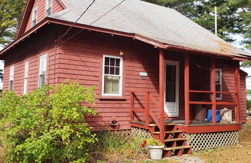 Harpswell Center Cabaña | Dockside Cottage ~ Un entorno costero tranquilo frente al mar con impresionantes puestas de sol