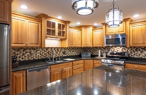 Bristol Casa | Dockside Daze | Lakefront + Hot Tub