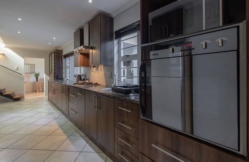West Bank Casa | Dockside Guest House