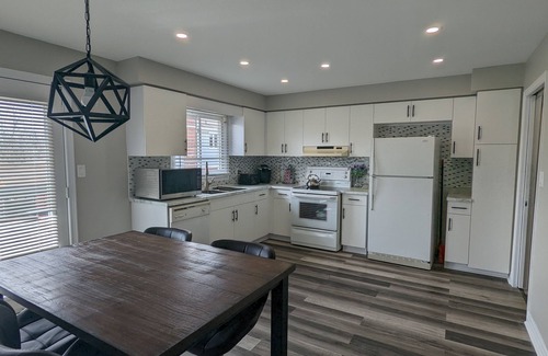 St. Catharines Casa | Doctor's Lounge - Una casa ejecutiva en Niagara