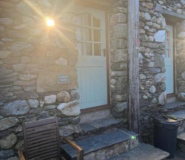 Scales Casa | Doddick Bothy