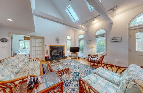 Edgartown Casa | Dodgers Hole
