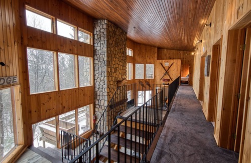 Jay Casa | Doe-A-Deer Chalet en Jay NY, perfecto para grupos grandes cerca de Whiteface Mountain