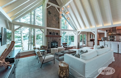 Muskoka Lakes Cabaña | Doesn't Get Better! Muskoka Luxury! 7Bdrms, 5Bath, Boathouse! Bunkie!
