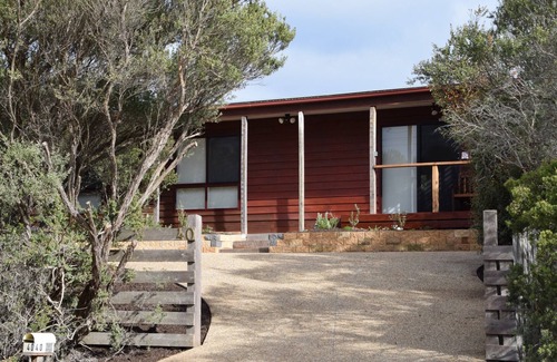 St. Andrews Beach Casa | Recientemente renovado hasta 7 personas: la tranquilidad rodea una propiedad cómoda y relajada.