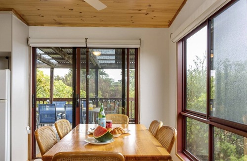 St. Andrews Beach Casa | Recientemente renovado hasta 7 personas: la tranquilidad rodea una propiedad cómoda y relajada.