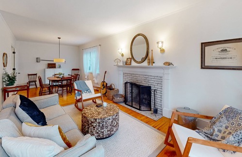 Belfast Casa | Dog-friendly, 19th-century home in the heart of town - walk everywhere