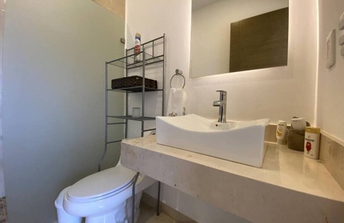 Ejidal Apartamento | Dog friendly 2BR w/backyard, pool, gym, bbq, pking