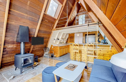 Glen Ellen Casa | Dog-friendly, A-frame with deck, garden, & woodstove - monthly rental