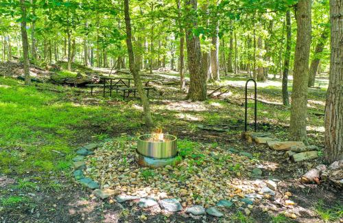 The Woods Casa | Dog-Friendly A-Frame with Firepit and Fall Foliage