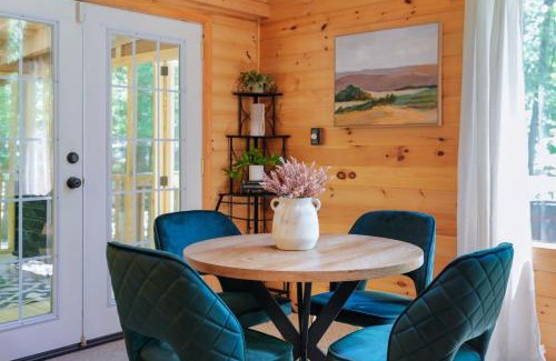 The Woods Casa | Dog-Friendly A-Frame with Firepit and Fall Foliage