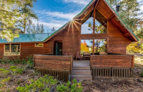 Sunriver Casa | Dog Friendly, across from tubing/SHARC, Nectar bed