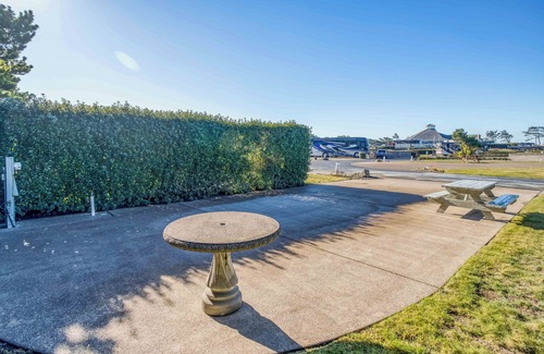 Agate Beach Alquiler De RV | Dog Friendly, Available with 50AMP, 30AMP, Water and Sewer hook up's, WiFi