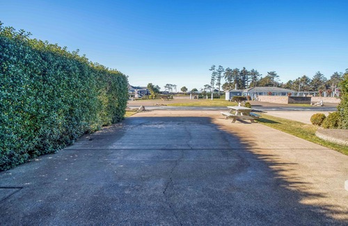 Agate Beach Alquiler De RV | Dog Friendly, Available with 50AMP, 30AMP, Water and Sewer hook up's, WiFi
