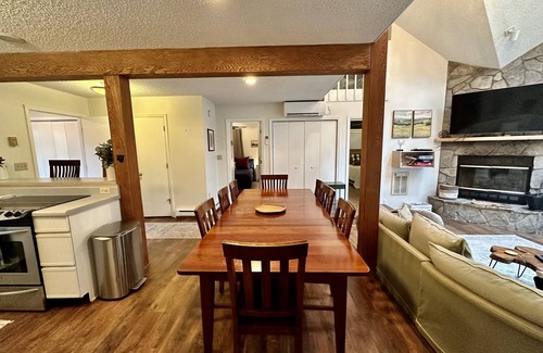 Chestnut Springs Cabina | Dog Friendly - Backs to Golf - Spacious Deck