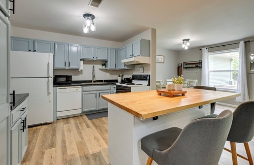 West Baraboo Casa | Dog-Friendly Baraboo Vacation Rental w/ Yard!