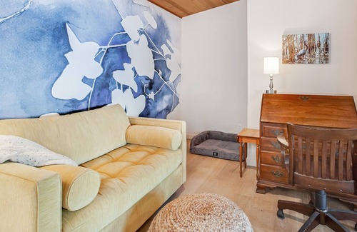 Poulsbo Casa | Dog-friendly bayfront home with beach access, firepit, sunset views & fast WiFi