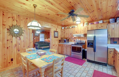 Burnsville Casa | Dog-Friendly Burnsville Home w/ Patio & Trails!