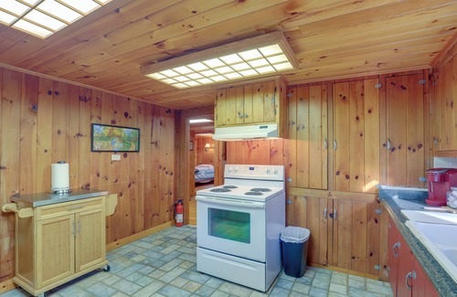 Burnsville Cabaña | Dog-friendly Burnsville Cabin Rental Near Hiking!