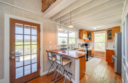 Johnson City Apartamento | Dog-Friendly Cabin with Fire Pit in Johnson City!