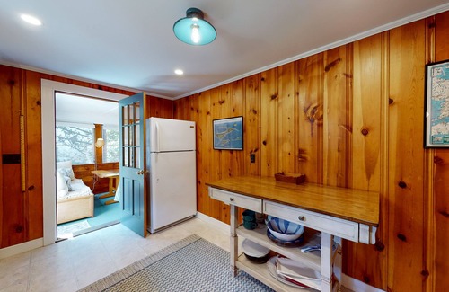 Harwich Port Casa | Dog-friendly cottage with great yard & 3 bikes - 1/2 mile to Earle Road Beach